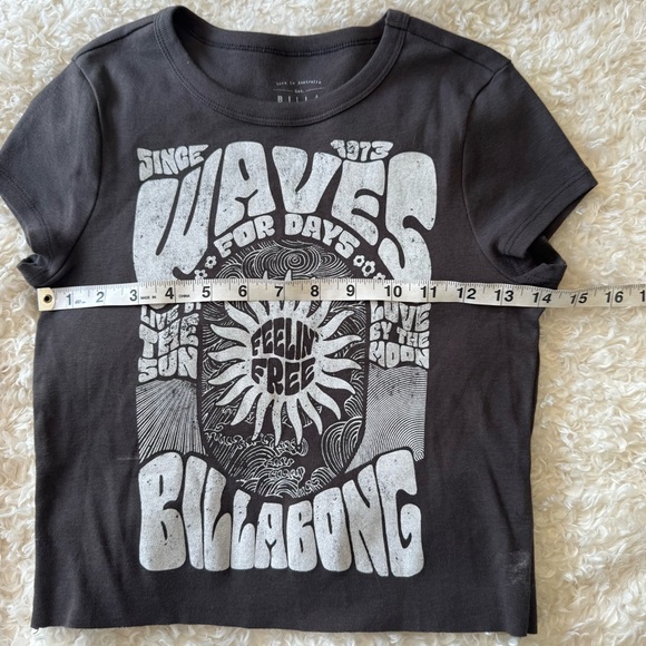 Billabong Women's Live By The Sea Baby Tee T-Shirt Faded Black (Gray) Size Small - Picture 6 of 9